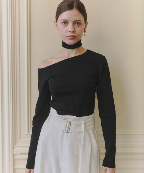 ORGUE（オルグ）の「Asymmetry choker tops/アシンメトリーチョーカートップス（Tシャツ/カットソー・レディース・バーガンディー/ホワイト/ブラック・FREE）」の4枚目の写真