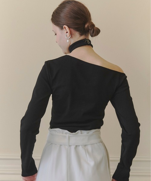 ORGUE（オルグ）の「Asymmetry choker tops/アシンメトリーチョーカートップス（Tシャツ/カットソー・レディース・バーガンディー/ホワイト/ブラック・FREE）」の5枚目の写真
