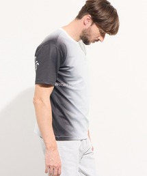 【WEB限定】グラデーション・ロゴプリント半袖Tシャツ
