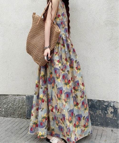CHUL(チュル)の「ヴィンテージフラワーノースリーブロングワンピース(ワンピース・レディース・ライトブルー・MEDIUM/LARGE/X-LARGE/XX-LARGE)」の1枚目の写真
