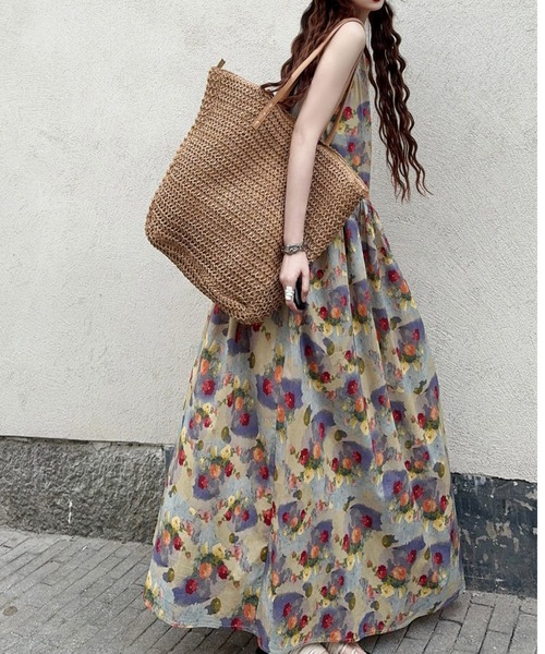 CHUL(チュル)の「ヴィンテージフラワーノースリーブロングワンピース(ワンピース・レディース・ライトブルー・MEDIUM/LARGE/X-LARGE/XX-LARGE)」の3枚目の写真