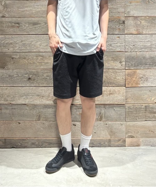BRIEFING(ブリーフィング)の「【BRIEFING GOLF/ブリーフィングゴルフ】MEN’S SEERSUCKER SHORT PANTS(その他パンツ・メンズ・ブラック/ホワイト/ネイビー/ストライプ・M/XL/L/S)」の1枚目の写真