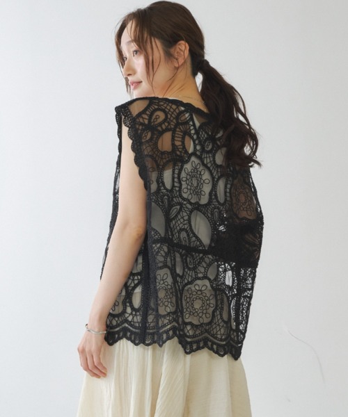 Shelly island(シェリーアイランド)の「オーガンジー刺繍ベスト(ベスト・レディース・ホワイト/ブラック・FREE)」の18枚目の写真