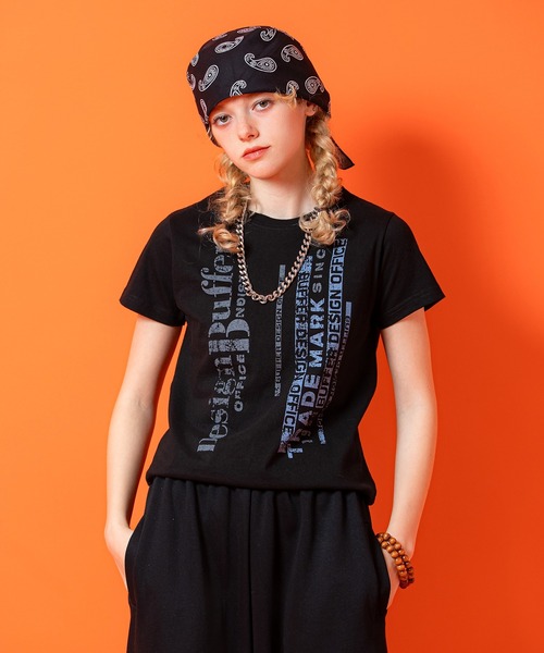 a.p.o.v.(エーピーオービー)の「a.p.o.v. クロップド丈クラックY2K全面プリントTシャツ(レディース)(Tシャツ/カットソー・レディース・ホワイト/ブラウン/ブラック・ONESIZE)」の1枚目の写真