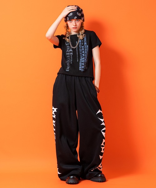 a.p.o.v.(エーピーオービー)の「a.p.o.v. クロップド丈クラックY2K全面プリントTシャツ(レディース)(Tシャツ/カットソー・レディース・ホワイト/ブラウン/ブラック・ONESIZE)」の9枚目の写真