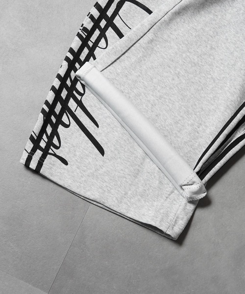 1111clothing(ワンフォークロージング)の「サイドライン ワイドスウェットパンツ / Side-Stripe Wide Sweatpants(スウェットパンツ・メンズ・グレー/ブラック・M/S)」の11枚目の写真