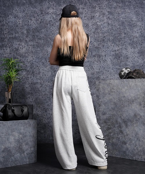 1111clothing(ワンフォークロージング)の「サイドライン ワイドスウェットパンツ / Side-Stripe Wide Sweatpants(スウェットパンツ・メンズ・グレー/ブラック・M/S)」の18枚目の写真