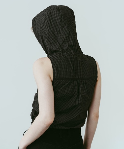 Knuth Marf(クヌースマーフ)の「【Knuth Marf】nylon hoodie(ベスト・レディース・ライトグリーン/ブラック・FREE)」の6枚目の写真