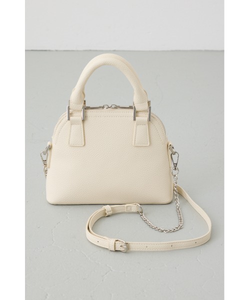 AZUL by moussy(アズールバイマウジー)の「【最強ロングセラー】ダブルジッパーミニバッグ 斜め掛け・肩掛け可能!ショルダーストラップ付き【着用画像あり】(ショルダーバッグ・レディース・ダークブラウン/アイボリー/ブラック・FREE)」の2枚目の写真