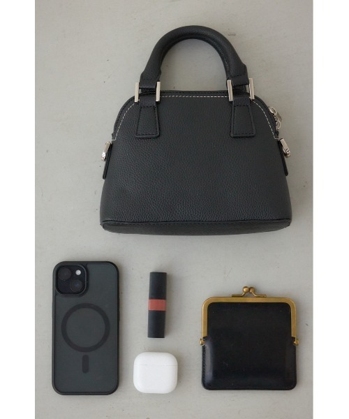 AZUL by moussy(アズールバイマウジー)の「【最強ロングセラー】ダブルジッパーミニバッグ 斜め掛け・肩掛け可能!ショルダーストラップ付き【着用画像あり】(ショルダーバッグ・レディース・ダークブラウン/アイボリー/ブラック・FREE)」の14枚目の写真