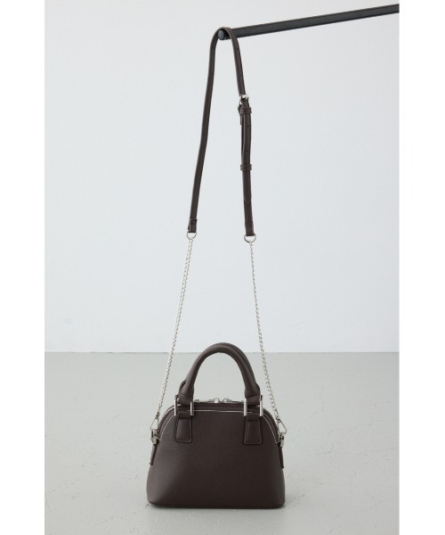 AZUL by moussy(アズールバイマウジー)の「【最強ロングセラー】ダブルジッパーミニバッグ 斜め掛け・肩掛け可能!ショルダーストラップ付き【着用画像あり】(ショルダーバッグ・レディース・ダークブラウン/アイボリー/ブラック・FREE)」の6枚目の写真