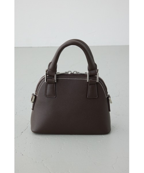 AZUL by moussy(アズールバイマウジー)の「【最強ロングセラー】ダブルジッパーミニバッグ 斜め掛け・肩掛け可能!ショルダーストラップ付き【着用画像あり】(ショルダーバッグ・レディース・ダークブラウン/アイボリー/ブラック・FREE)」の7枚目の写真
