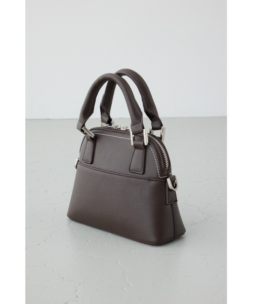 AZUL by moussy(アズールバイマウジー)の「【最強ロングセラー】ダブルジッパーミニバッグ 斜め掛け・肩掛け可能!ショルダーストラップ付き【着用画像あり】(ショルダーバッグ・レディース・ダークブラウン/アイボリー/ブラック・FREE)」の10枚目の写真