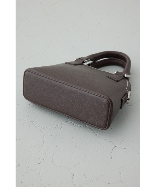 AZUL by moussy(アズールバイマウジー)の「【最強ロングセラー】ダブルジッパーミニバッグ 斜め掛け・肩掛け可能!ショルダーストラップ付き【着用画像あり】(ショルダーバッグ・レディース・ダークブラウン/アイボリー/ブラック・FREE)」の4枚目の写真
