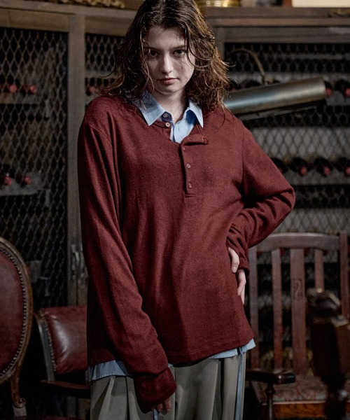 CASPER JOHN(キャスパージョン)の「Shirring henry neck skin knit/シャーリングヘンリーネックスキンニット(ニット/セーター・メンズ・オリーブ/グレー/ブラック/レッド・LARGE/X-SMALL/MEDIUM/SMALL)」の4枚目の写真