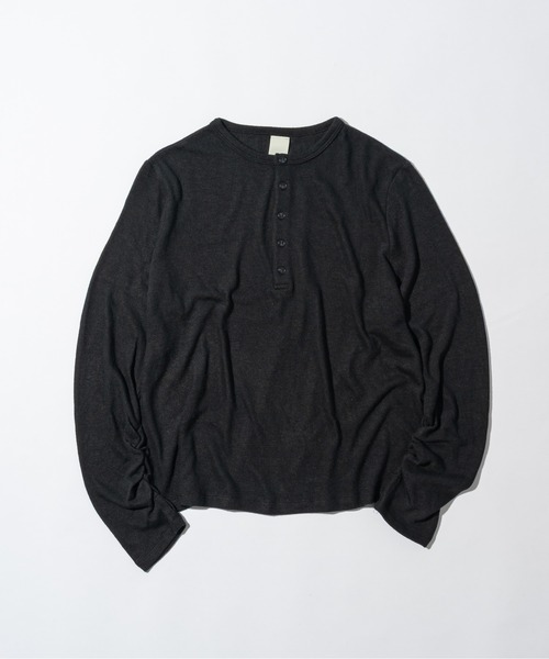 CASPER JOHN(キャスパージョン)の「Shirring henry neck skin knit/シャーリングヘンリーネックスキンニット(ニット/セーター・メンズ・オリーブ/グレー/ブラック/レッド・LARGE/X-SMALL/MEDIUM/SMALL)」の5枚目の写真