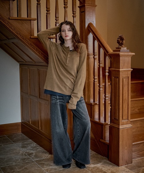 CASPER JOHN(キャスパージョン)の「Shirring henry neck skin knit/シャーリングヘンリーネックスキンニット(ニット/セーター・メンズ・オリーブ/グレー/ブラック/レッド・LARGE/X-SMALL/MEDIUM/SMALL)」の22枚目の写真