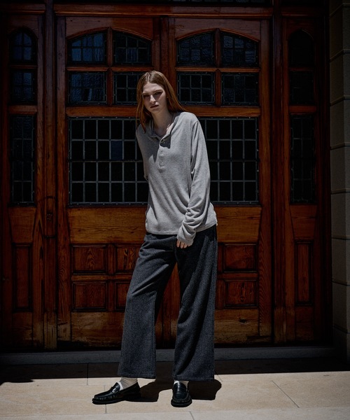 CASPER JOHN(キャスパージョン)の「Shirring henry neck skin knit/シャーリングヘンリーネックスキンニット(ニット/セーター・メンズ・オリーブ/グレー/ブラック/レッド・LARGE/X-SMALL/MEDIUM/SMALL)」の18枚目の写真