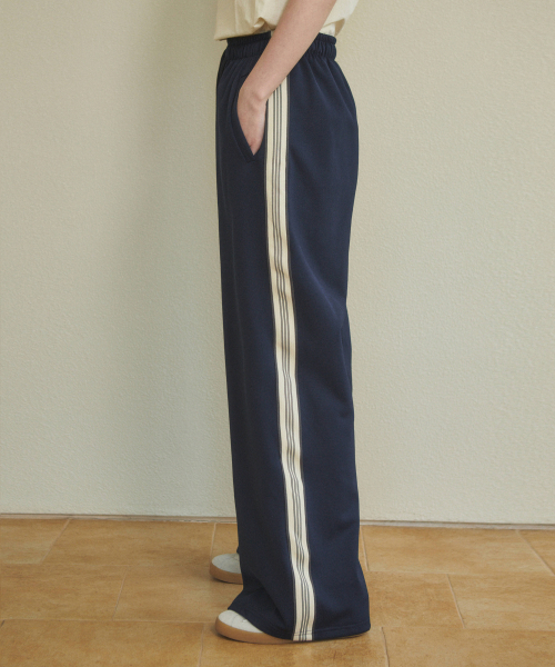 WEDNESDAYOASISFORWOMEN(ウェンズデー オアシス フォー ウーマン)の「W/エッセンシャルライン トラックパンツ(3カラー)(スウェットパンツ・レディース・カーキ/グレー/ネイビー・FREE)」の4枚目の写真