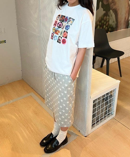LAC-VERT（ラック・ヴェール）の「フラワーモチーフTシャツ（Tシャツ/カットソー・レディース・ホワイト/ブラック・FREE）」の6枚目の写真