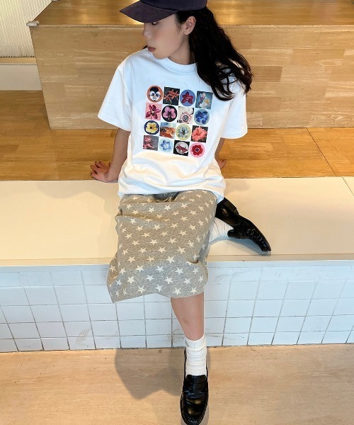LAC-VERT（ラック・ヴェール）の「フラワーモチーフTシャツ（Tシャツ/カットソー・レディース・ホワイト/ブラック・FREE）」の4枚目の写真