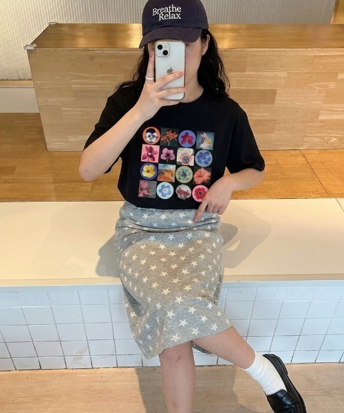 LAC-VERT（ラック・ヴェール）の「フラワーモチーフTシャツ（Tシャツ/カットソー・レディース・ホワイト/ブラック・FREE）」の7枚目の写真