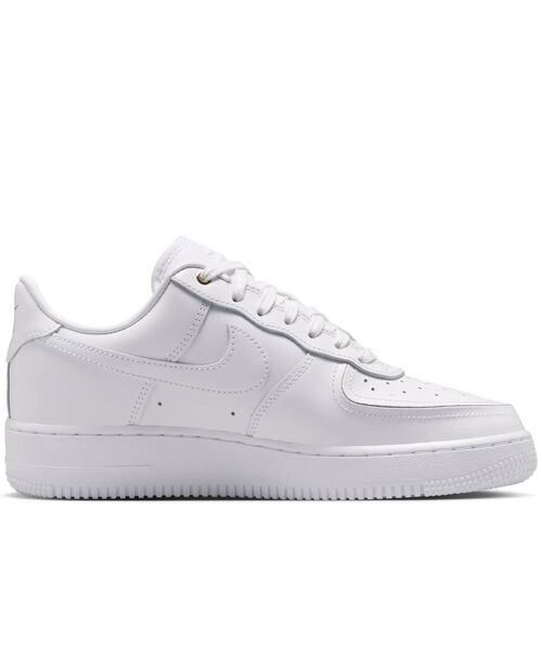 NIKE(ナイキ)の「ナイキ エア フォース 1 '07 ウィメンズシューズ / Nike Air Force 1 '07 Women's Shoes IO3124-100 White(スニーカー・レディース・ホワイト・23.5/23/26/25.5/25/22.5/22/24.5/24)」の5枚目の写真