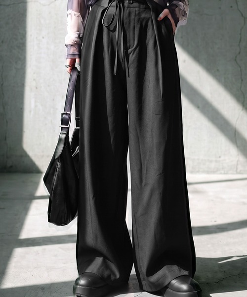 antiqua(アンティカ)の「タック ワイドパンツ(その他パンツ・レディース・ブラック/グレー・L/M/S)」の2枚目の写真