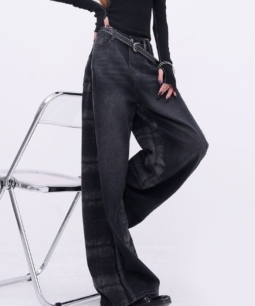 AVYL(アヴィル)の「チェック柄ドッキングワイドデニムパンツ(その他パンツ・レディース・ブラック・S/M/L)」の4枚目の写真