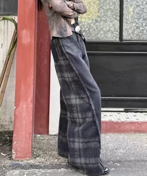 AVYL(アヴィル)の「チェック柄ドッキングワイドデニムパンツ(その他パンツ・レディース・ブラック・S/M/L)」の12枚目の写真