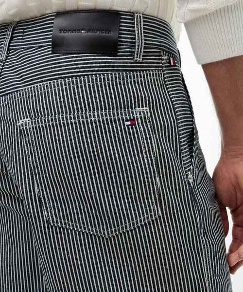 TOMMY HILFIGER(トミーヒルフィガー)の「リラックスリバーインディゴストライプショートパンツ(その他パンツ・メンズ・インディゴブルー・36inch/32inch/28inch/34inch)」の3枚目の写真