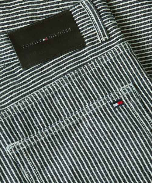 TOMMY HILFIGER(トミーヒルフィガー)の「リラックスリバーインディゴストライプショートパンツ(その他パンツ・メンズ・インディゴブルー・36inch/32inch/28inch/34inch)」の5枚目の写真
