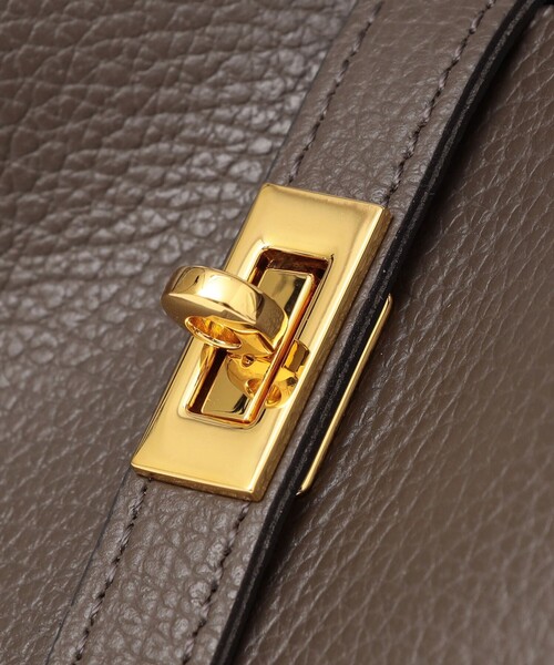 VIOLAd'ORO(ヴィオラドーロ)の「VIOLAd’ORO: V1573 BOX TOTE(トートバッグ・レディース・ブラック/ブラウン・ONE SIZE)」の11枚目の写真