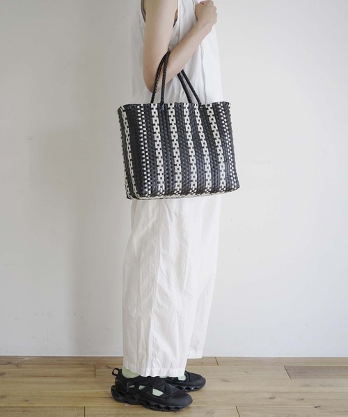 TIMELESS COMFORT(タイムレスコンフォート)の「メルカドウーヴンバッグ(トートバッグ・レディース・ブラック系その他/ブラック系その他2/ブラック系その他3・ONE SIZE)」の3枚目の写真