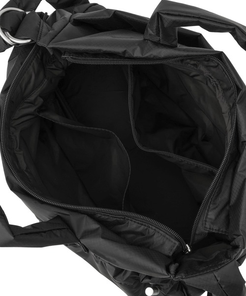 OUTDOOR PRODUCTS(アウトドアプロダクツ)の「【OUTDOOR PRODUCTS for SALON】別注コーデュラパフバッグ(ショルダーバッグ・レディース・ブラック/ダークブラウン・FREE)」の5枚目の写真