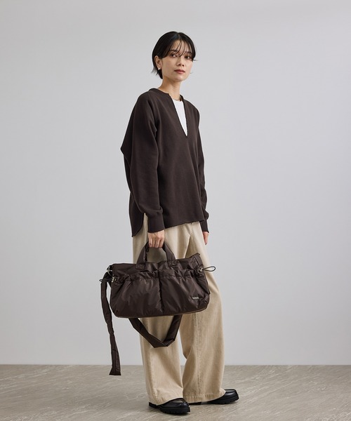 OUTDOOR PRODUCTS(アウトドアプロダクツ)の「【OUTDOOR PRODUCTS for SALON】別注コーデュラパフバッグ(ショルダーバッグ・レディース・ブラック/ダークブラウン・FREE)」の3枚目の写真