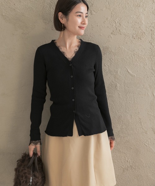 URBAN RESEARCH ROSSO WOMEN（アーバンリサーチ　ロッソ）の「レーストリミングVネックリブニット（ニット/セーター・レディース・ライトピンク/ブラック/グレー/アイボリー・FREE）」の12枚目の写真