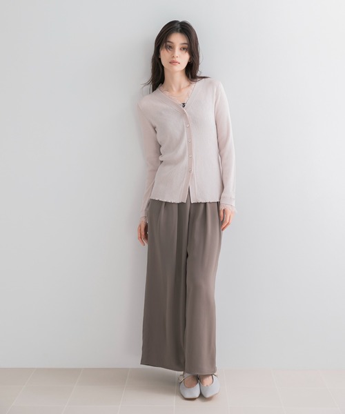 URBAN RESEARCH ROSSO WOMEN（アーバンリサーチ　ロッソ）の「レーストリミングVネックリブニット（ニット/セーター・レディース・ライトピンク/ブラック/グレー/アイボリー・FREE）」の9枚目の写真