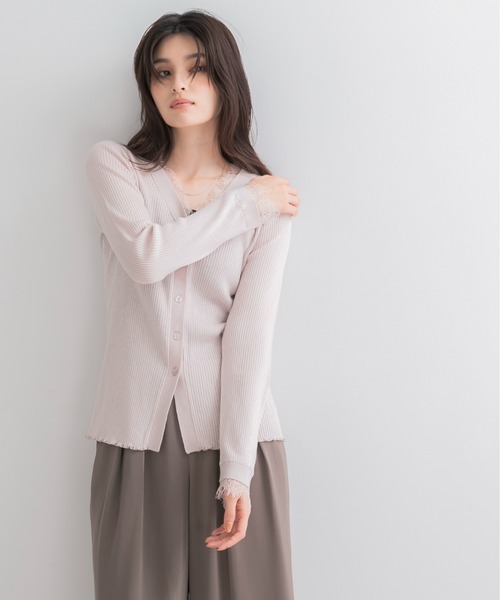 URBAN RESEARCH ROSSO WOMEN（アーバンリサーチ　ロッソ）の「レーストリミングVネックリブニット（ニット/セーター・レディース・ライトピンク/ブラック/グレー/アイボリー・FREE）」の7枚目の写真