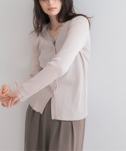 URBAN RESEARCH ROSSO WOMEN（アーバンリサーチ　ロッソ）の「レーストリミングVネックリブニット（ニット/セーター・レディース・ライトピンク/ブラック/グレー/アイボリー・FREE）」の5枚目の写真