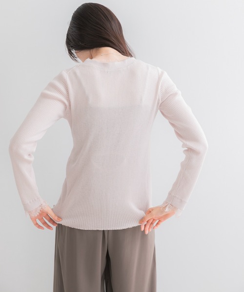 URBAN RESEARCH ROSSO WOMEN（アーバンリサーチ　ロッソ）の「レーストリミングVネックリブニット（ニット/セーター・レディース・ライトピンク/ブラック/グレー/アイボリー・FREE）」の8枚目の写真