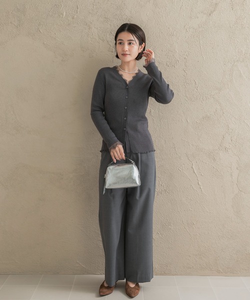 URBAN RESEARCH ROSSO WOMEN（アーバンリサーチ　ロッソ）の「レーストリミングVネックリブニット（ニット/セーター・レディース・ライトピンク/ブラック/グレー/アイボリー・FREE）」の20枚目の写真