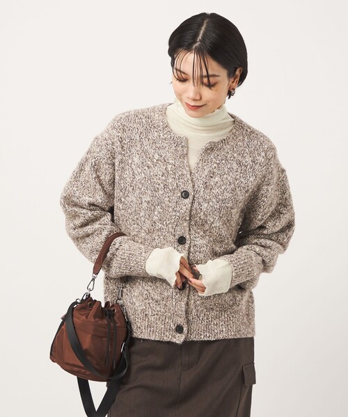 green label relaxing(グリーンレーベルリラクシング)の「ミックスヤーン スキッパー カーディガン(カーディガン/ボレロ・レディース・ベージュ/ライトブルー/ブラック/モカ・FREE)」の2枚目の写真