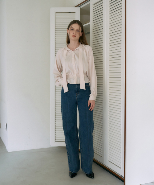 DEHEVE（デヘヴェ）の「Smocked Tie-Neck Blouse [Cream]（シャツ/ブラウス・レディース・Cream・OS）」の2枚目の写真