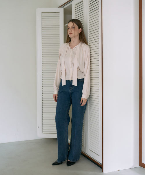 DEHEVE（デヘヴェ）の「Smocked Tie-Neck Blouse [Cream]（シャツ/ブラウス・レディース・Cream・OS）」の5枚目の写真