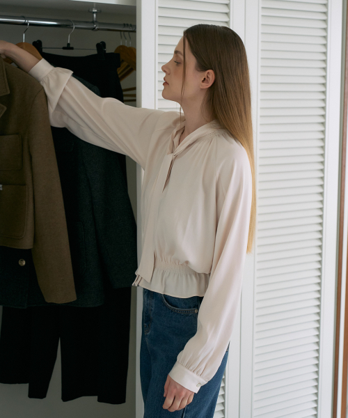 DEHEVE（デヘヴェ）の「Smocked Tie-Neck Blouse [Cream]（シャツ/ブラウス・レディース・Cream・OS）」の14枚目の写真