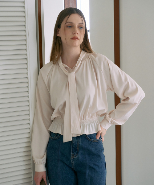 DEHEVE（デヘヴェ）の「Smocked Tie-Neck Blouse [Cream]（シャツ/ブラウス・レディース・Cream・OS）」の18枚目の写真