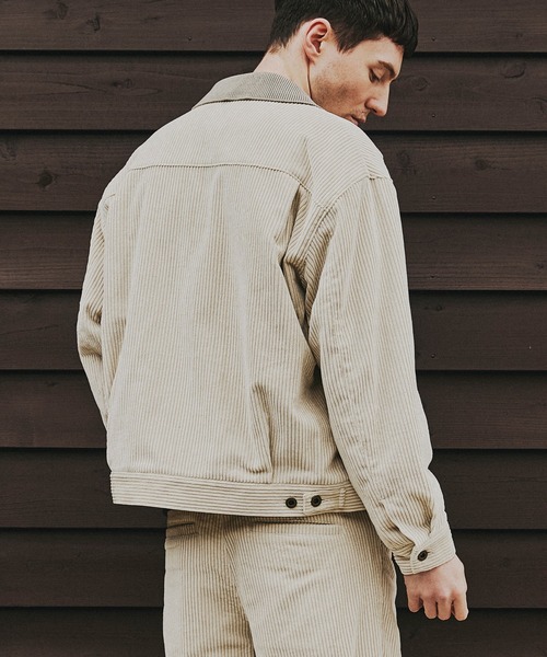 SEAGREEN(シーグリーン)の「SEAGREEN(シーグリーン) WIDE WALE CORDUROY TRACKER JACKET ワイドウェールコーデュロイトラッカージャケット(ブルゾン・メンズ・ブラウン/ライトグレー・3/4/2)」の4枚目の写真