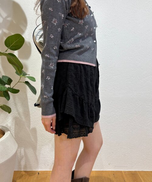 w closet(ダブルクローゼット)の「スカラップフリルショートパンツ(その他パンツ・レディース・オフホワイト/ブラック・FREE)」の12枚目の写真