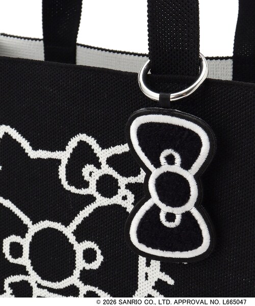 SHOO・LA・RUE(シューラルー)の「【HELLO KITTY コラボ】バイカラーニットトート(トートバッグ・レディース・ホワイト/ブラック・00)」の11枚目の写真